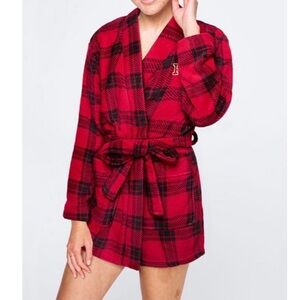 Victoria's Secret Red and Black Plaid Sherpa Robe women’s size M/LNEW